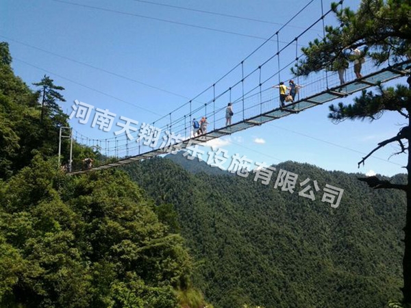 玻璃吊桥